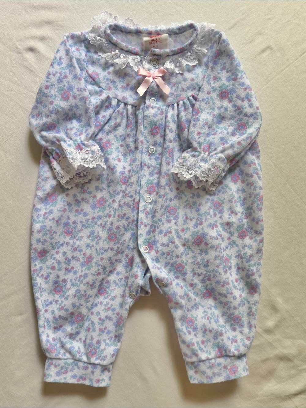 Vintage Playskool Baby Girl Floral Print & Lace Sleeper Size 0-3 months